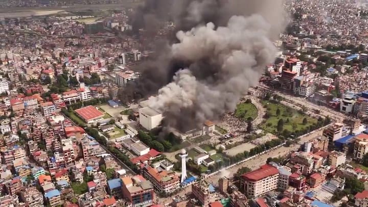 El parlamento de Nepal en llamas