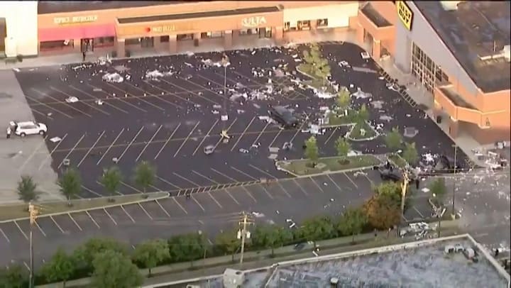 Disturbios y saqueos en el centro de Chicago - Fuente: AFP