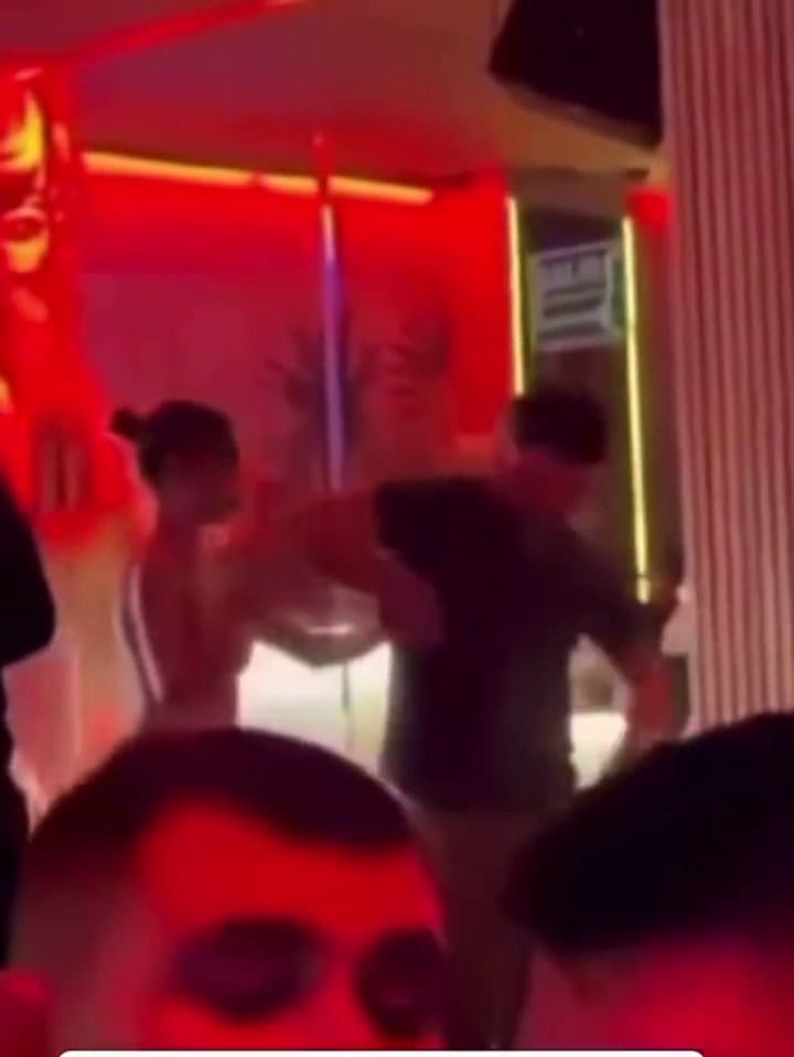Ester Expósito bailando bachata con Rufián