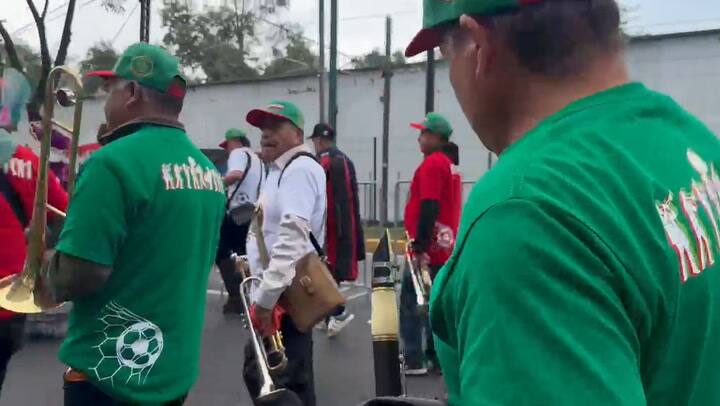 Los alrededores del estadio Azteca en la previa al comienzo del Mundial