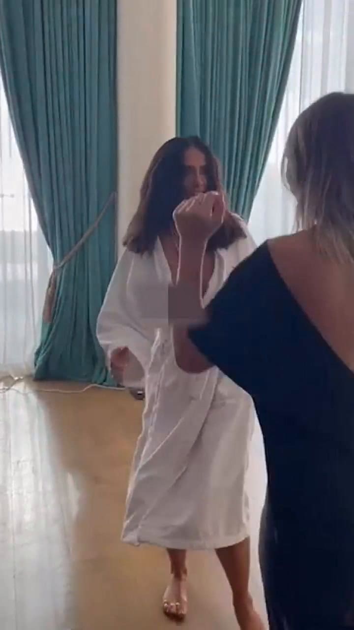 Salma Hayek bailó al ritmo de la salsa