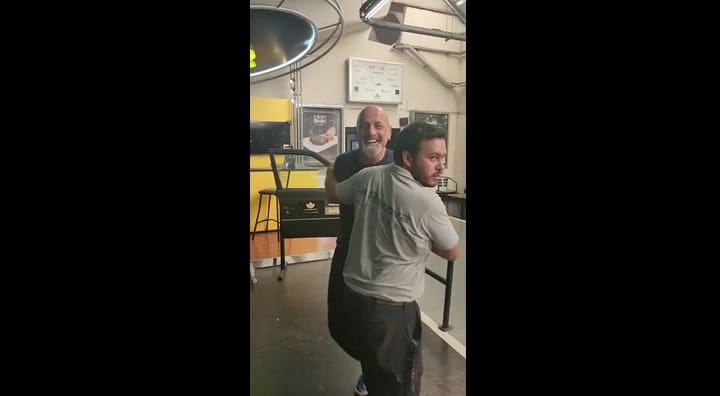 Gustavo Sofovich habría increpado a Fabio Cuggini en un estacionamiento