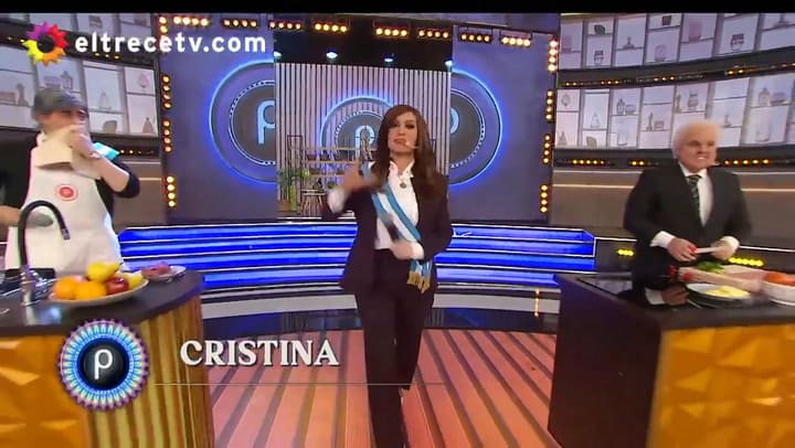 Cristina Fernández llegó para participar de Politichef - Fuente: eltrece