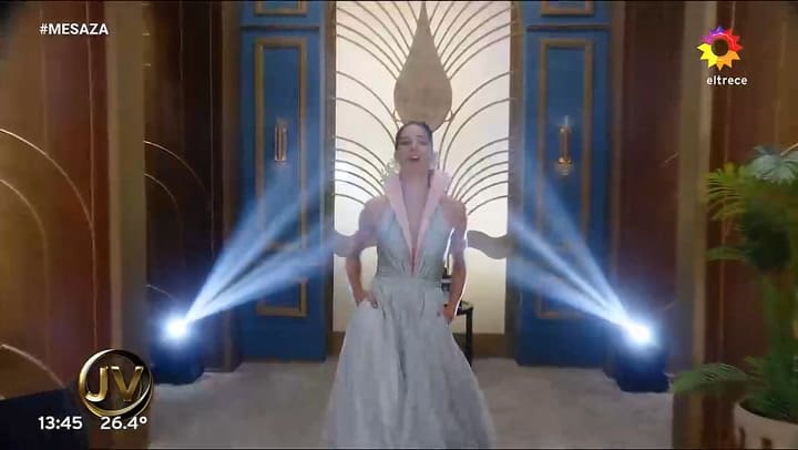 El look de Juana Viale para este domingo 7 de diciembre