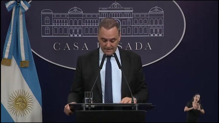 Conferencia de Manuel Adorni, frase 1