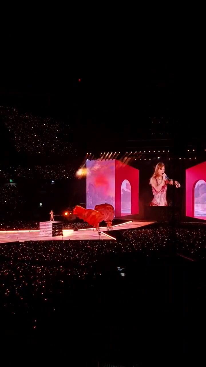 La primera aparición de Taylor