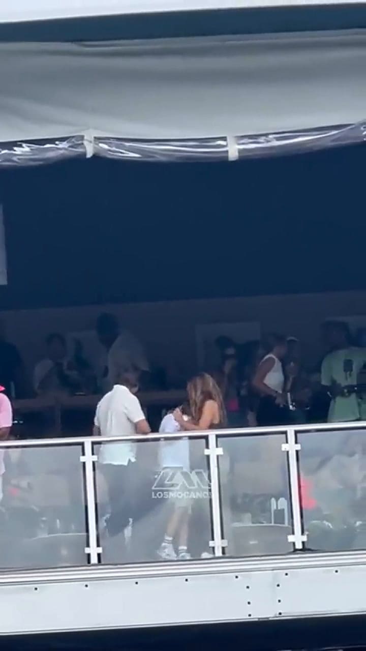 Así fue el encuentro entre Shakira y Tom Cruise