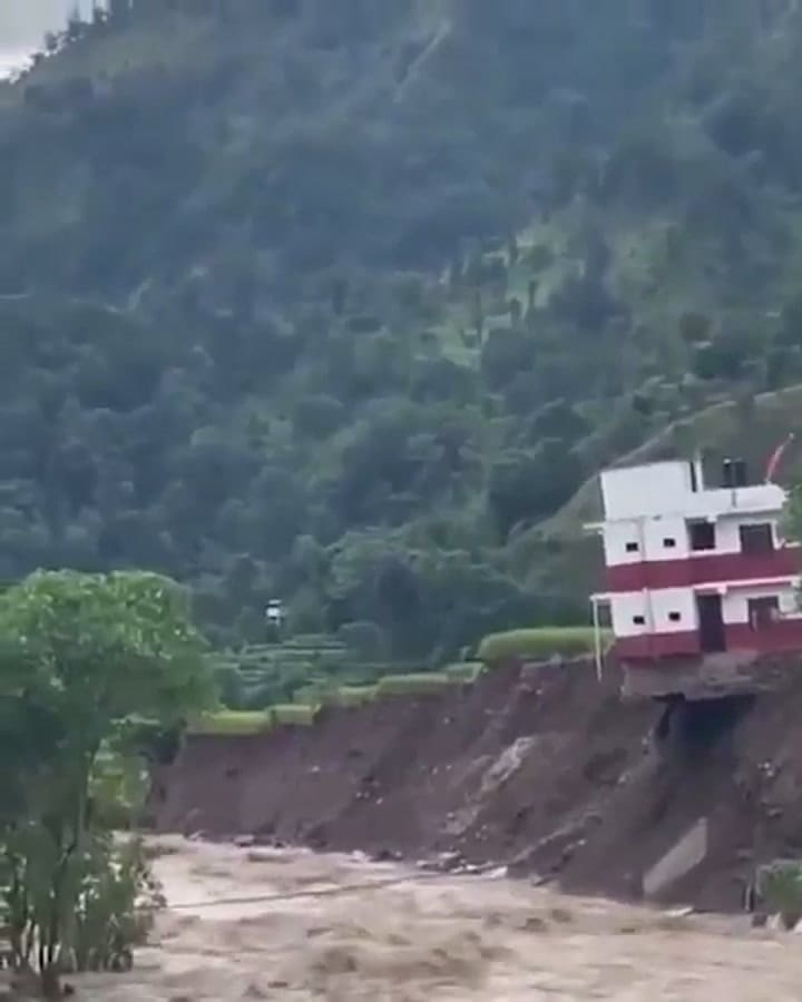 Fuertes lluvias y deslizamientos de tierra vuelven a causar estragos en Nepal