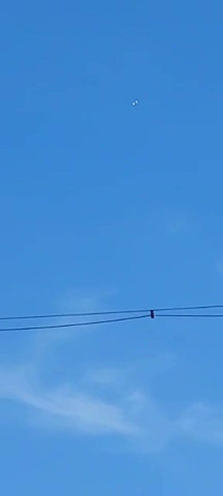 El video que muestra la aparición de un supuesto OVNI en Villa María