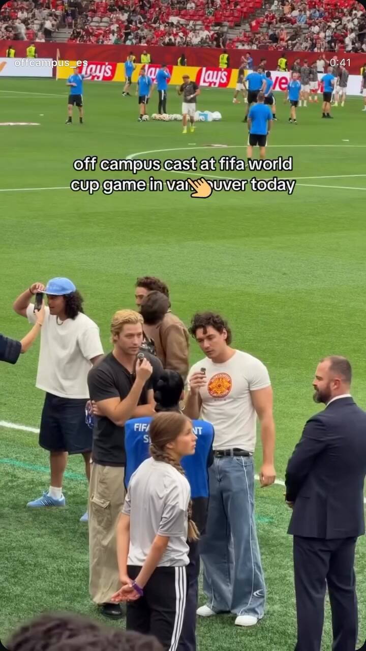 El elenco de Off campus asistió al partido entre Nueva Zelanda vs Egipto