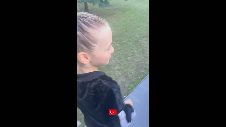 Wanda Nara mostró la primera clase de baile de sus hijas y una de ellas causó sorpresa