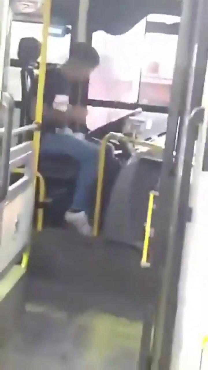 Joven se roba un colectivo de la línea 385 en Glew - Fuente: Twitter