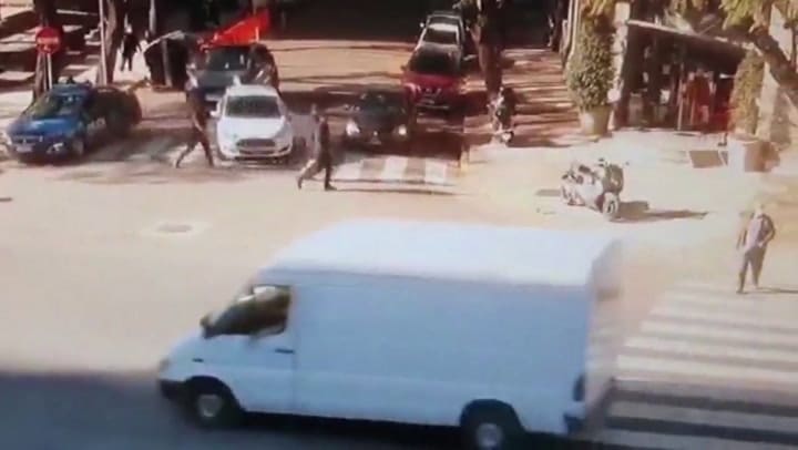 El momento en el que apuñalaron a un policía en Palermo Chico