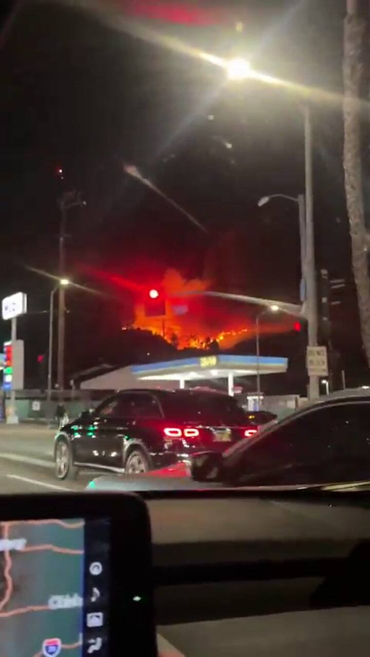 Imágenes del incendio en Hollywood Hills