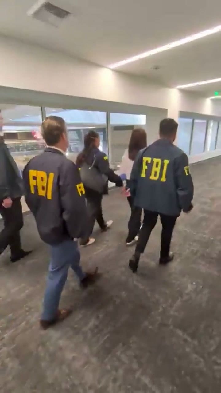 Detienen en el aeropuerto de Los Ángeles a una mujer acusada de realizar espionaje para el gobierno chino