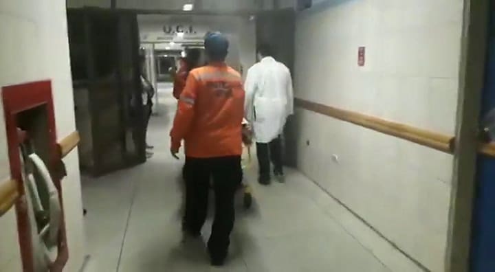 El joven fue trasladado a emergencia oftalmológica - Fuente: Twitter