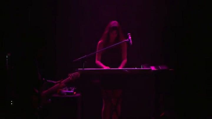 Coti: 'Luz de día' en vivo en el Gran Rex - Fuente: YouTube