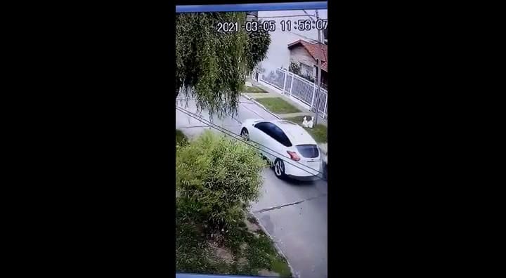 Tres delincuentes asaltaron a un repartidor de pan en Lomas del Mirador