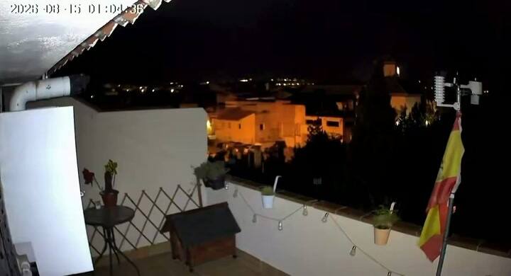 Otro registro del temblor desde el balcón de un habitante de Granada