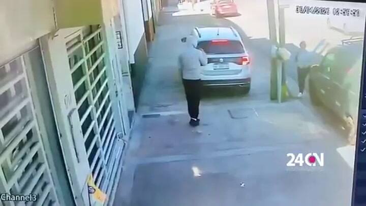 El momento del ataque en Valentín Alsina