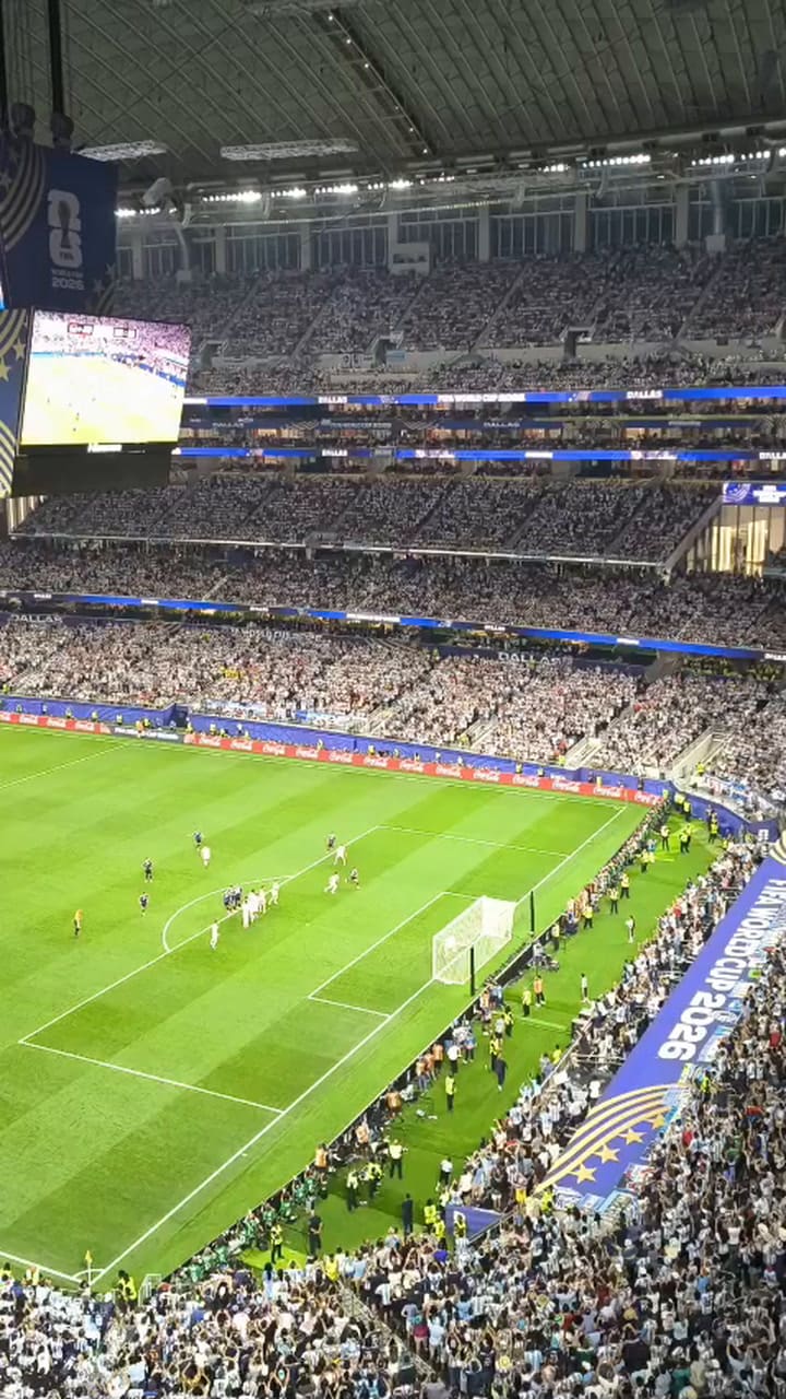 La reacción de la gente al gol de Messi
