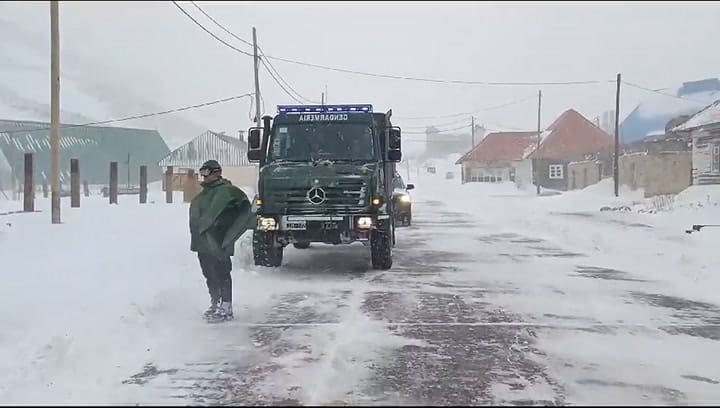 Impresionante temporal de nieve en Mendoza