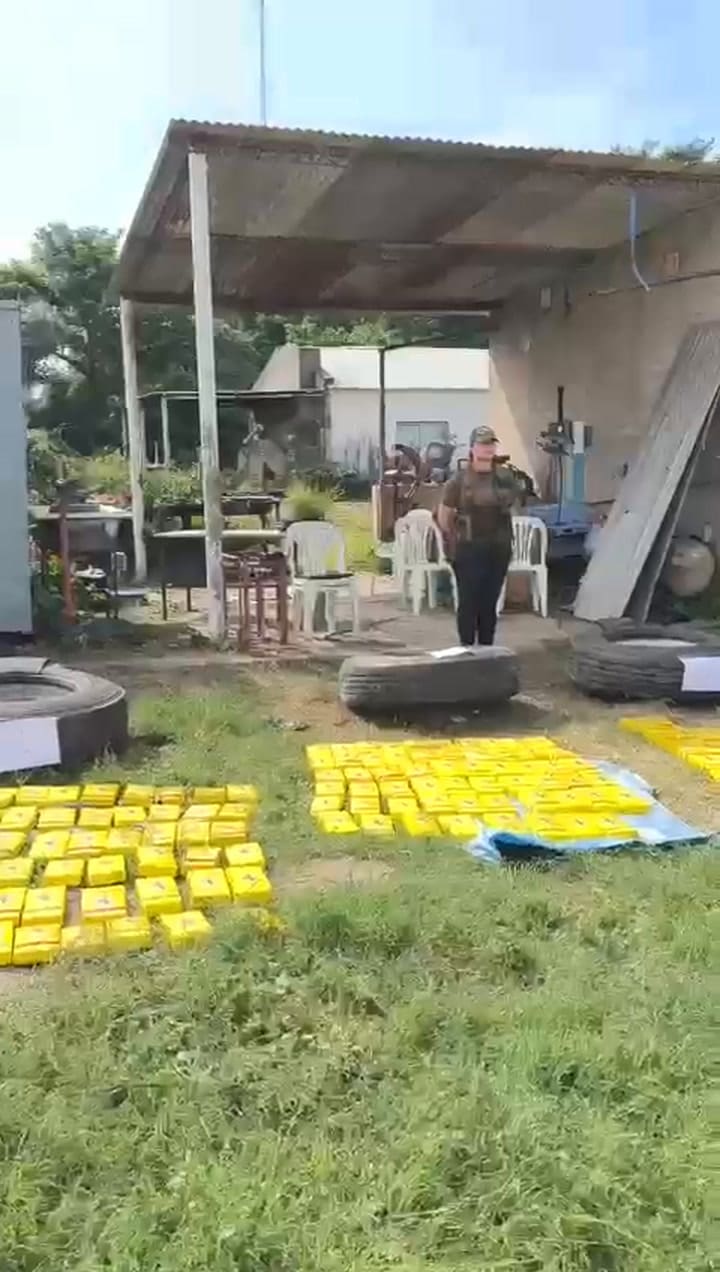 Descubren 425 kilos de cocaína en cubiertas de camión en una gomería abandonada de Salta
