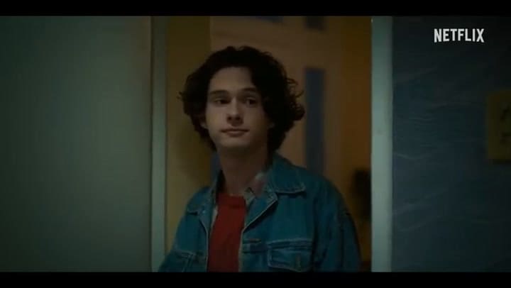 Alguien tiene que suceder, tráiler