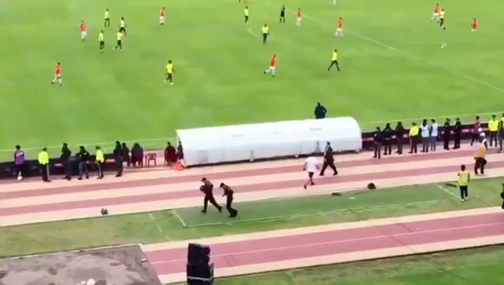 El día que Enner Valencia fingió una lesión para escapar de la policia
