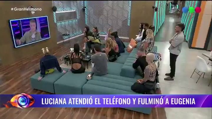 Santiago del Moro le anunció el beneficio a Luciana por el teléfono rojo