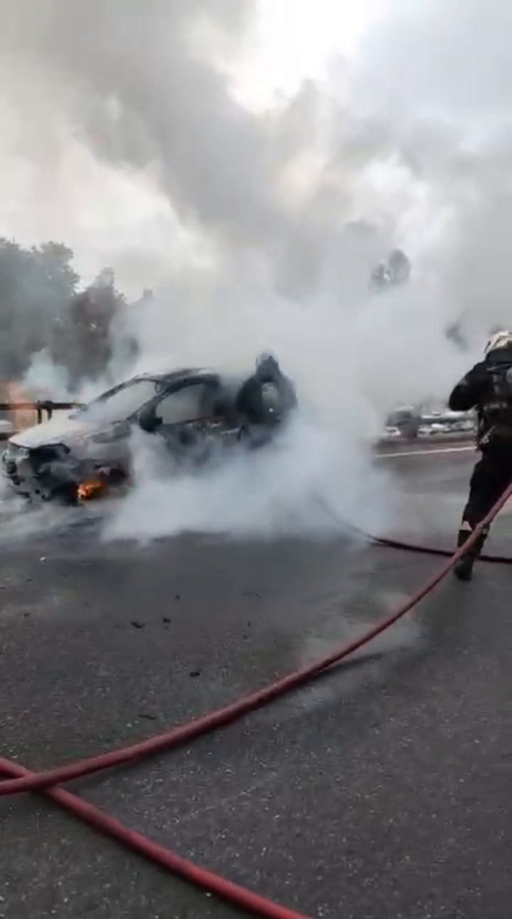 Bomberos trabajaron en el lugar