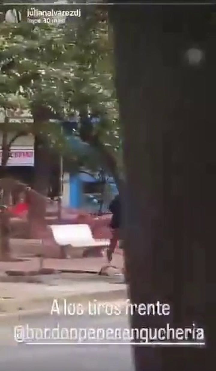 Un exmilitar quiso atacar a su expareja, le disparó a un hombre que intentó ayudarla y se mató