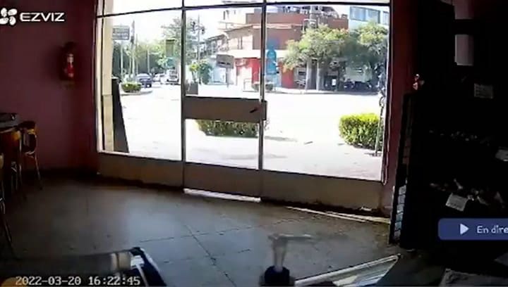 Robo y ataque sexual en una panadería