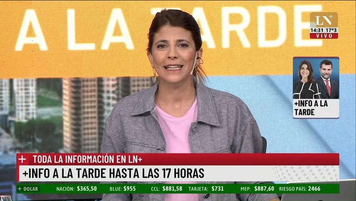 Las fans de Taylor Swift esperan para ingresar al estadio