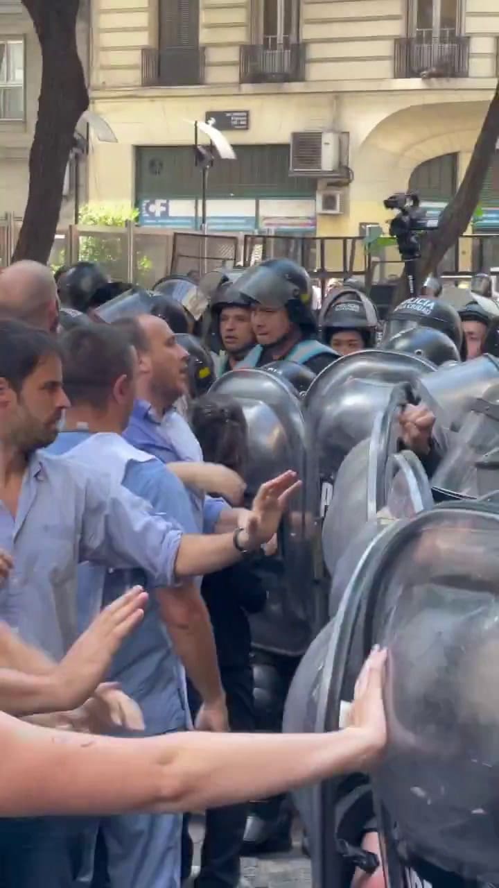 Snaptwitter Adg6o0xzh3bmyuya.mp4