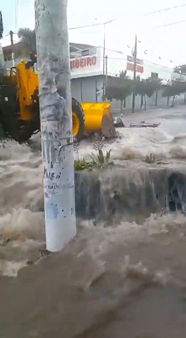 Lluvias en el noroeste de San Luis: así el agua tomaba una plaza