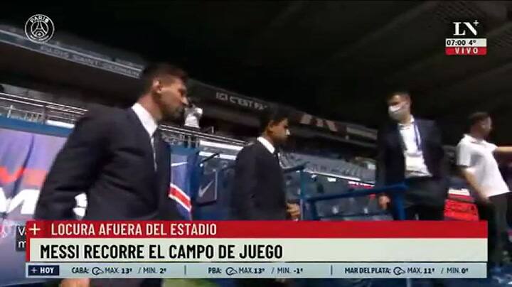 Messi recorre el Parque de los Príncipes