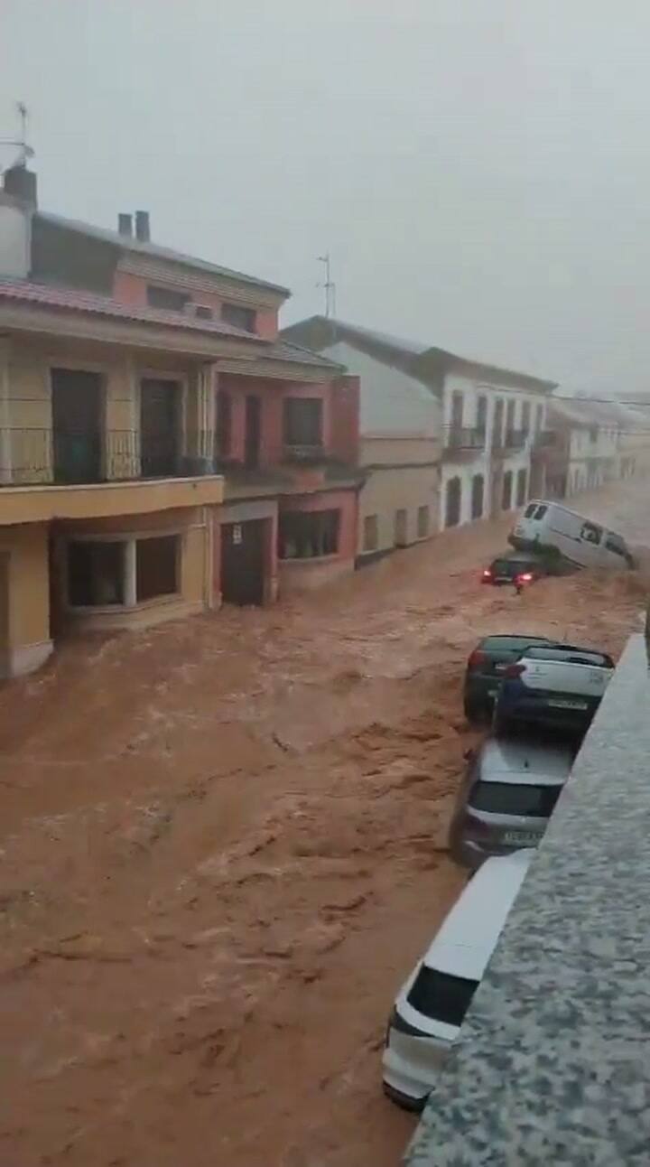 Calles totalmente anegadas en Albacete