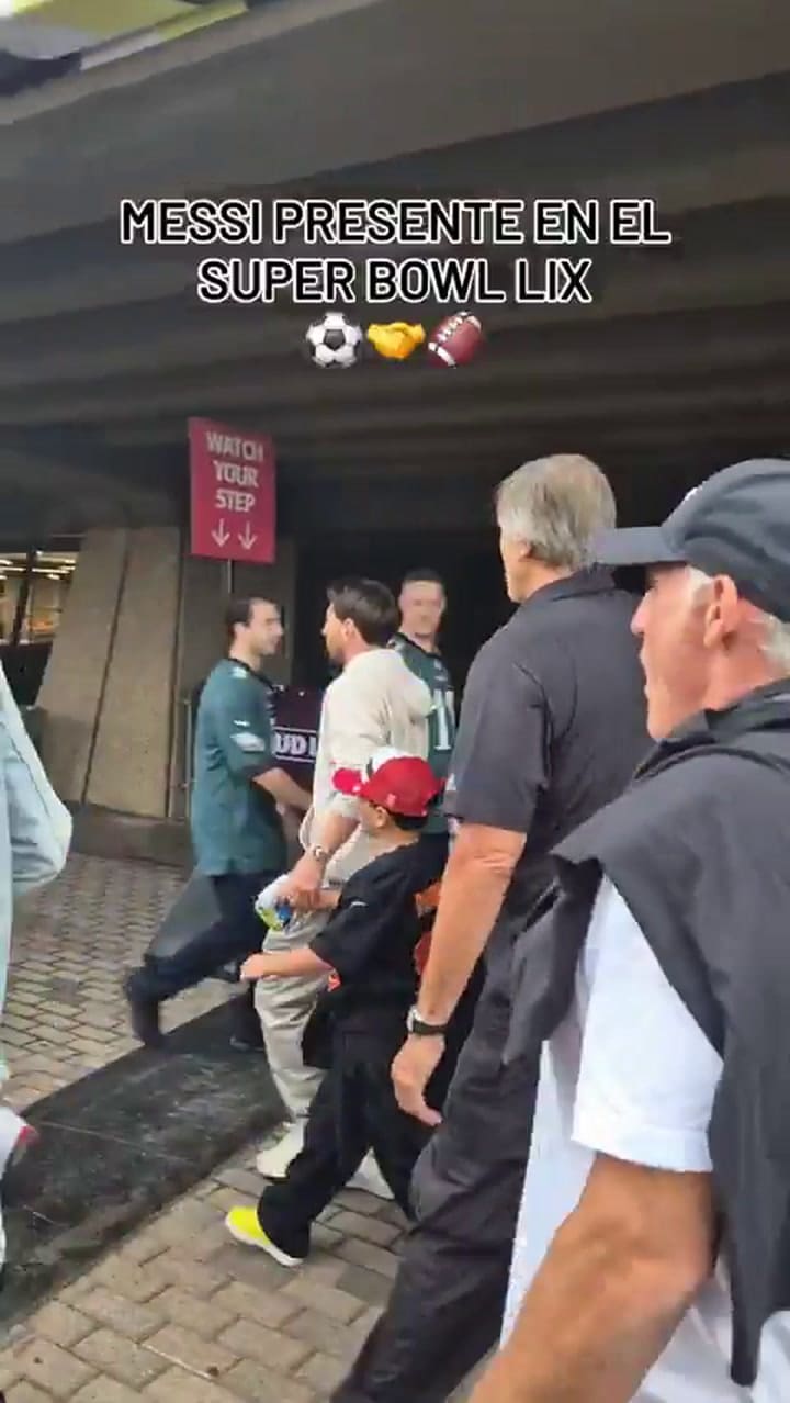 Lionel Messi, junto a sus hijos, presenció la final del Super Bowl