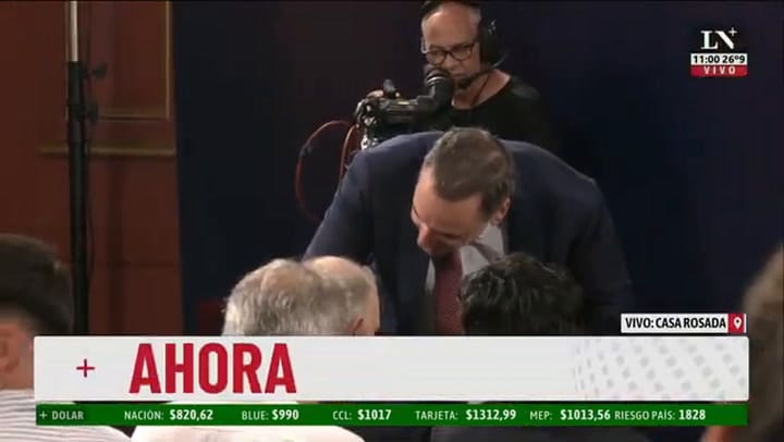 Conferencia De Prensa De Adorni