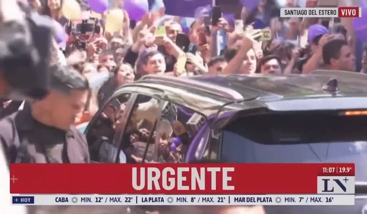 Milei durante su llegada a Santiago del Estero