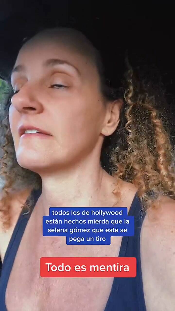 La escritora argentina despotrica contra personalidades de TikTok
