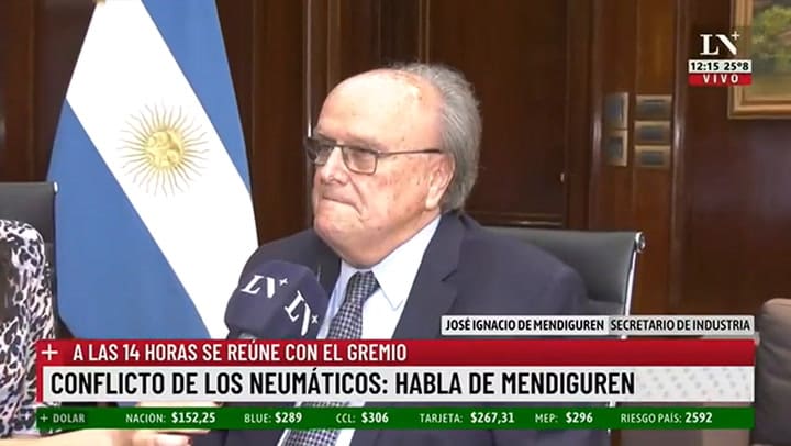 Mendiguren: 'Tenemos tres fábricas paralizadas'