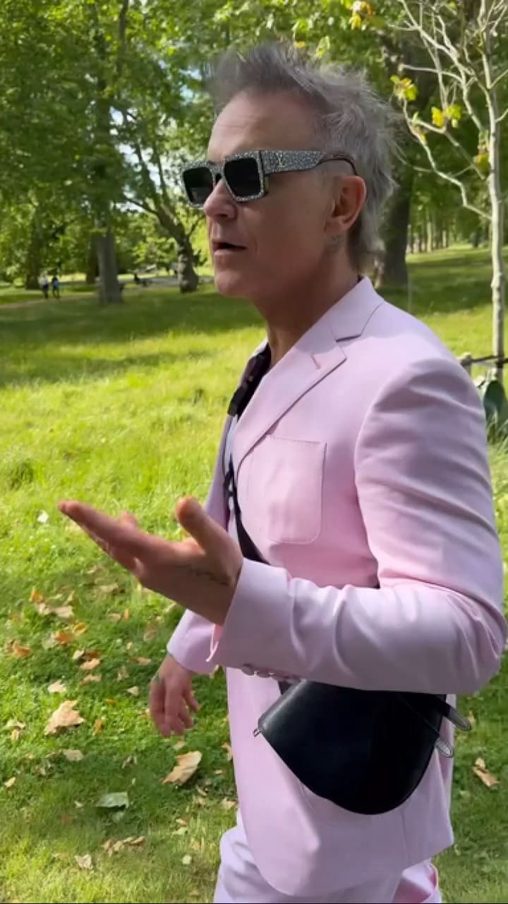 La indignación de Robbie Williams porque nadie lo reconoce en la calle