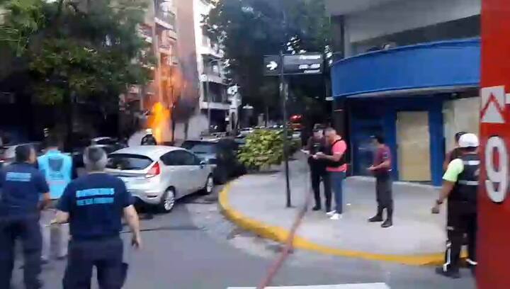 Bomberos controlan el fuego tras la fuga