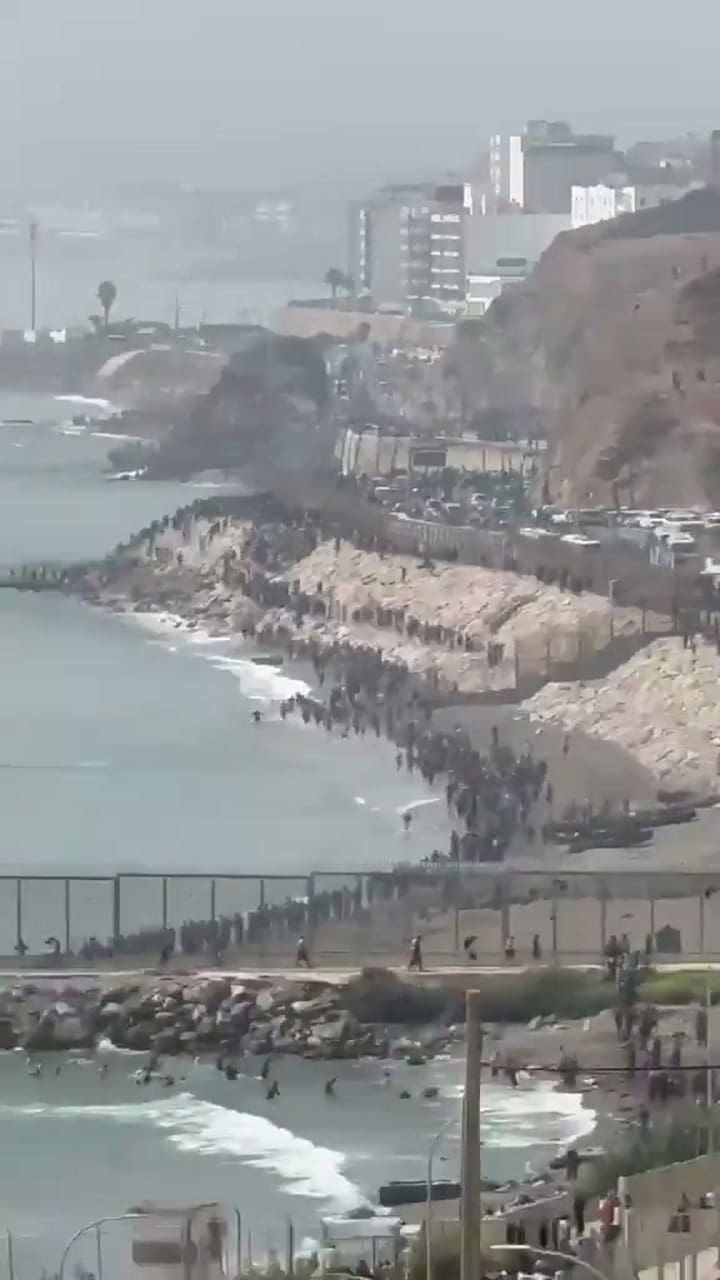 Cientos de inmigrantes ingresan a Ceuta