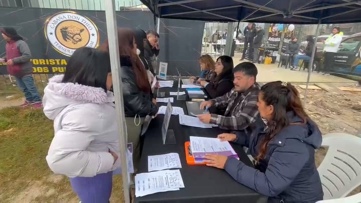La convocatoria volvió a reunir a cientos de postulantes en una escena que se repite en Moreno