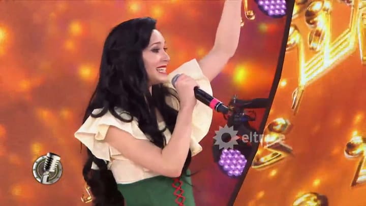 Florencia Anca le cantó 'Bésame mucho' a Karina 'La Princesita' - Fuente: eltrece