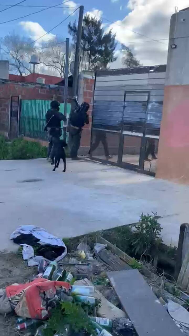 Desbarataron una organización narco que operaba en La Matanza y Merlo: 24 detenidos y un arsenal secuestrado