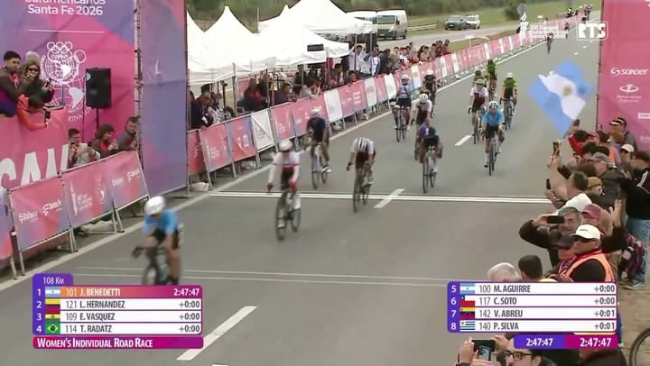 El sprint final con el que Julieta Benedetti logró el oro en ciclismo de ruta